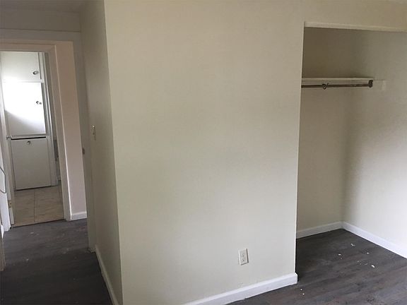 4th image of 1769 E Livingston Ave APT A