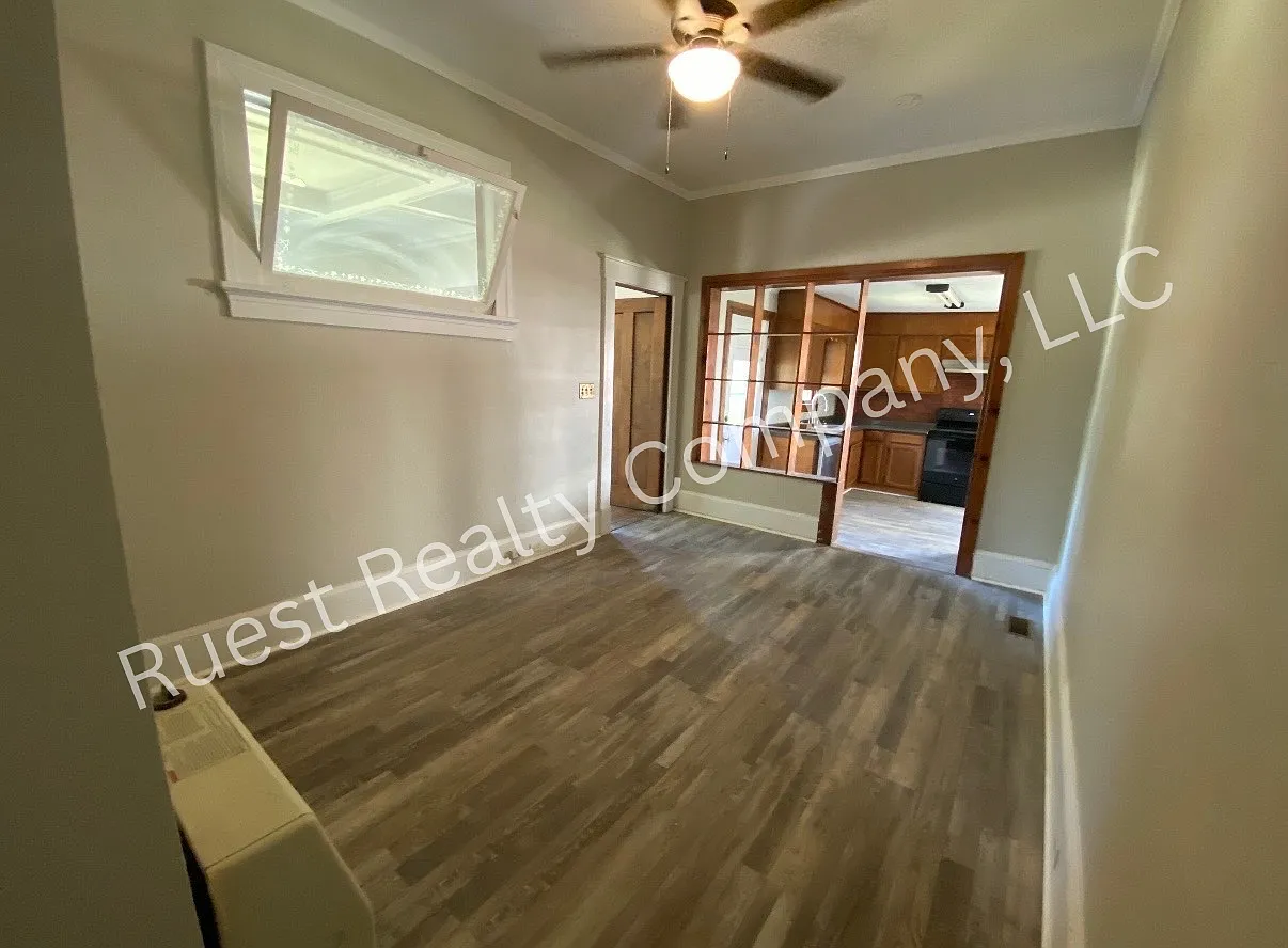 3 bed, $1,300 — Photo 4