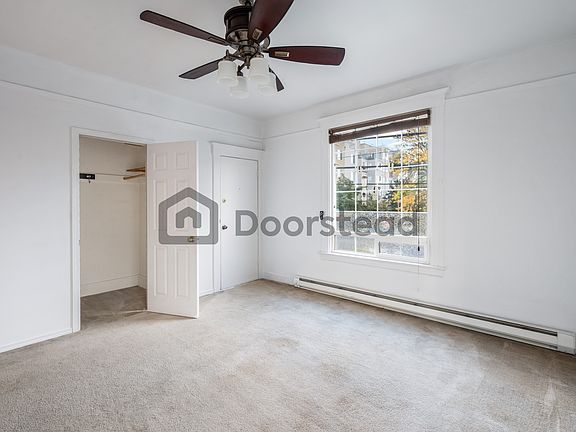4th image of 818 NE 42nd St Unit 1