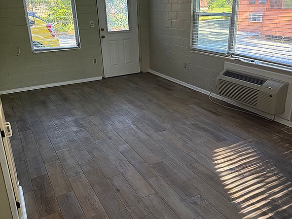 2nd image of 330 N Sans Souci Ave #1/2