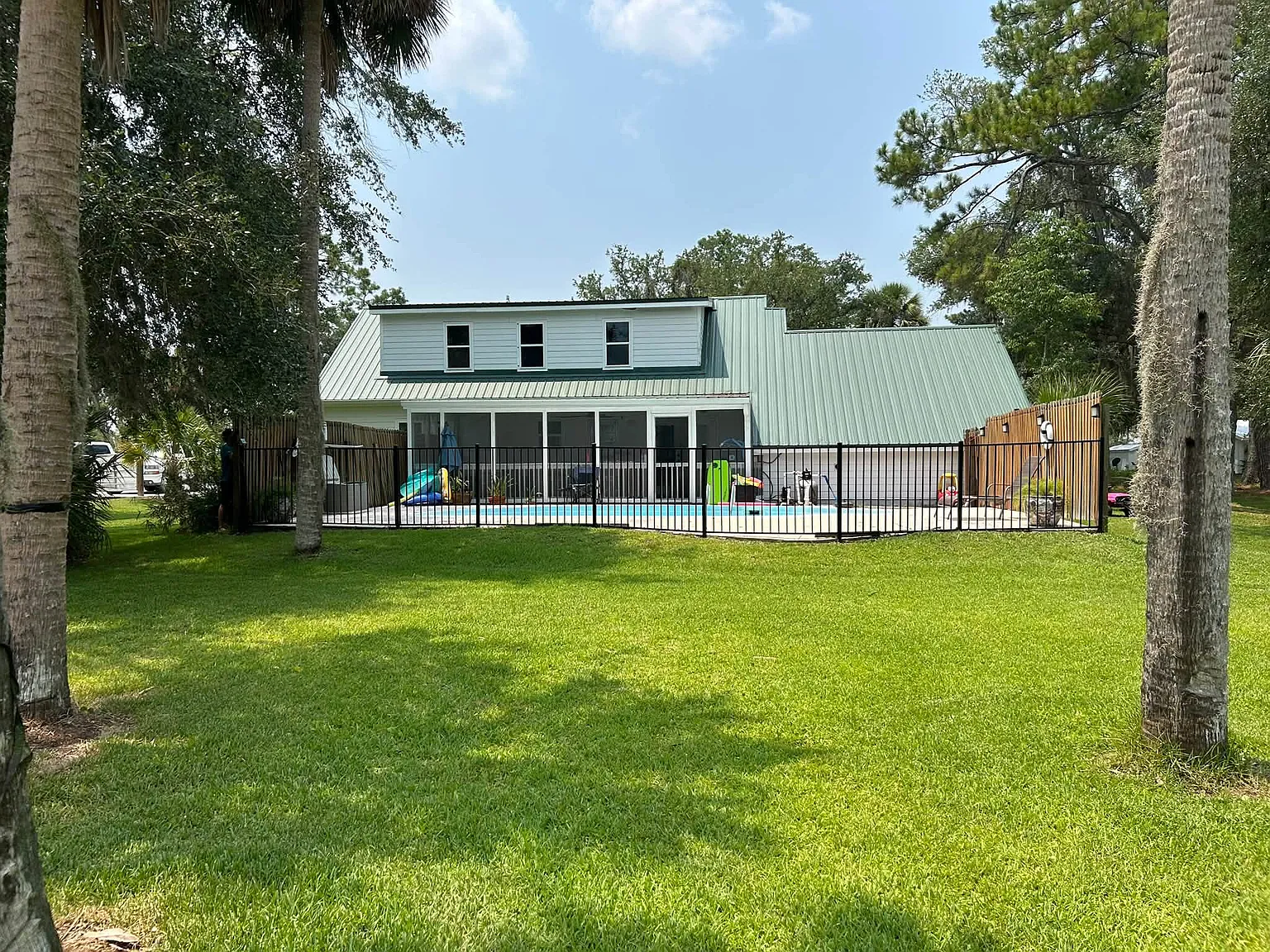 4 bed, 1820 sqft, $2,500 — Photo 2