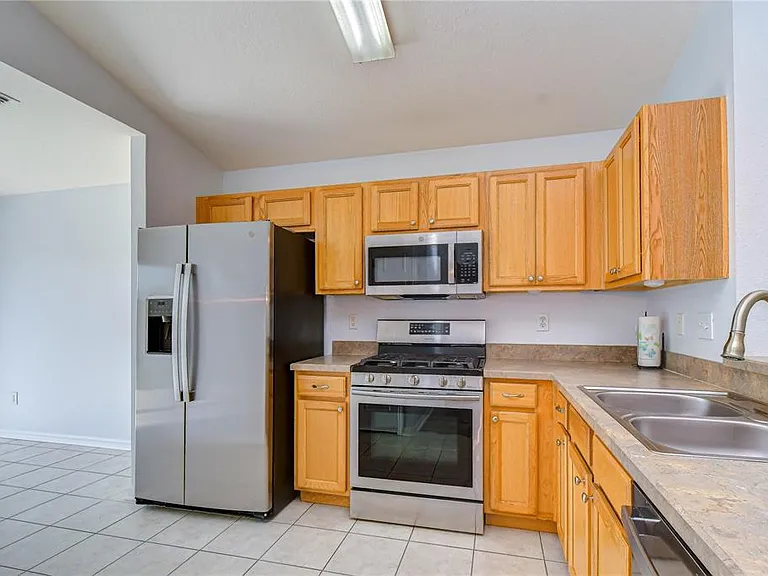 6010 Skylarkcrest Dr — Photo 9