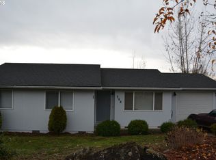 398 Corona Loop Rd, Roseburg, OR 97471