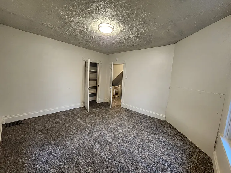 210 Radcliffe St — Photo 21