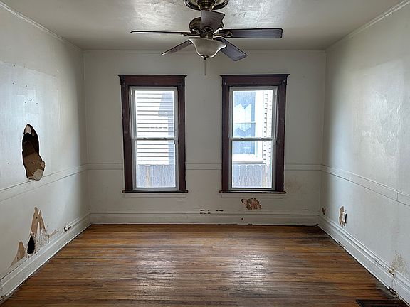5th image of 128 S 12th Ave