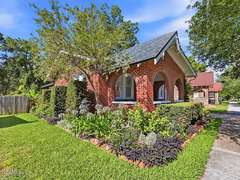 2614 Dellwood Ave — Photo 4