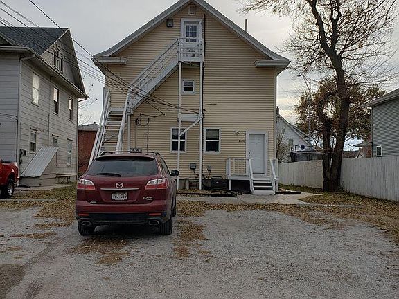 4th image of 2436 Vine St