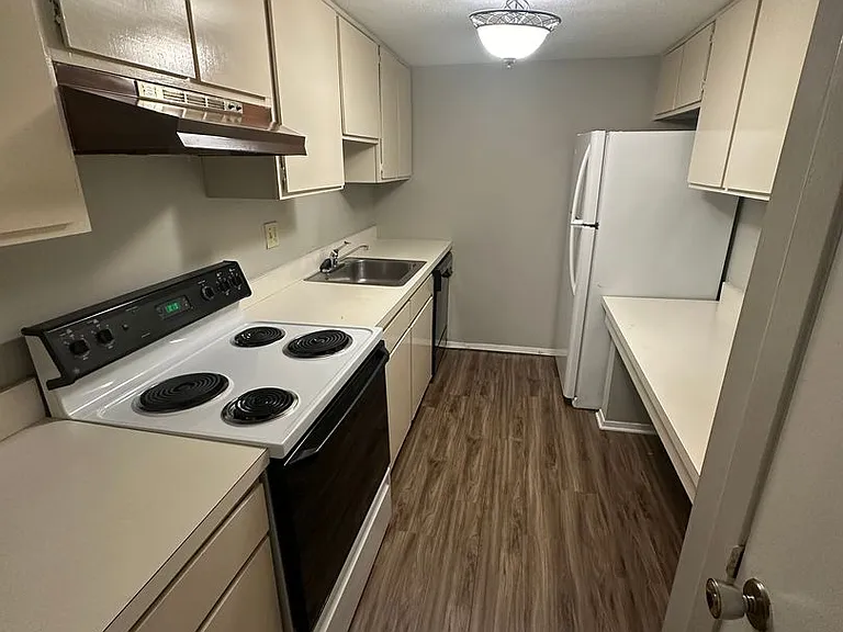 1859 Poplar Woods Cir W #208 — Photo 3