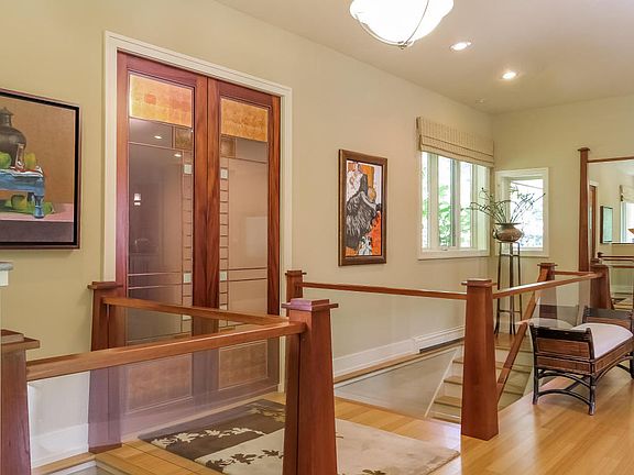 5th image of 3334 Taliesin Trl NE