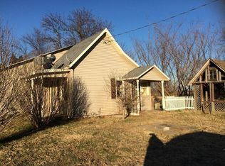 302 S J Hwy, Lamar, MO 64759