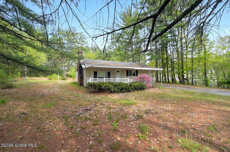 4th image of 204 Greenfield Avenue