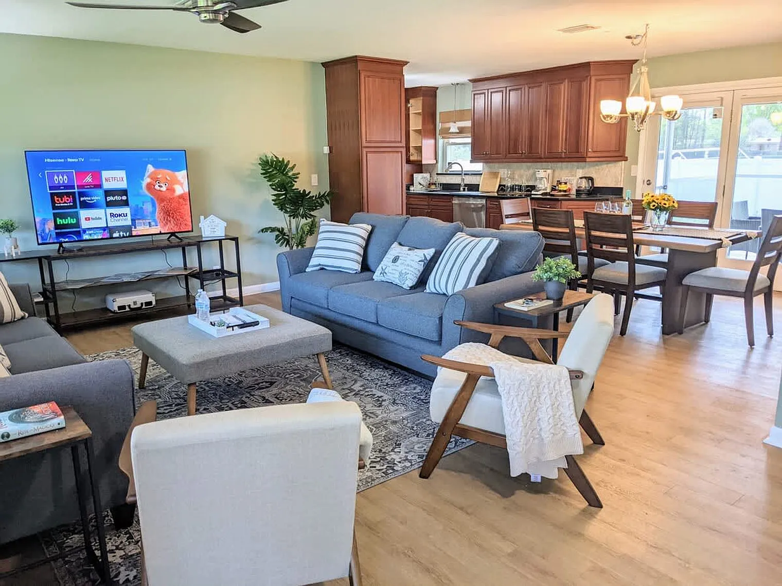 3 bed, 2.0 bath, $3,798 — Photo 4