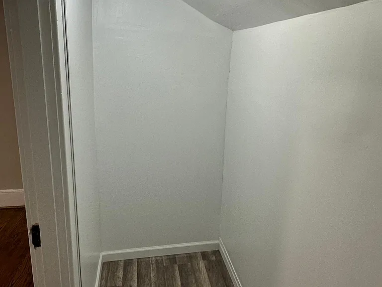 7254 Lindell Blvd — Photo 24