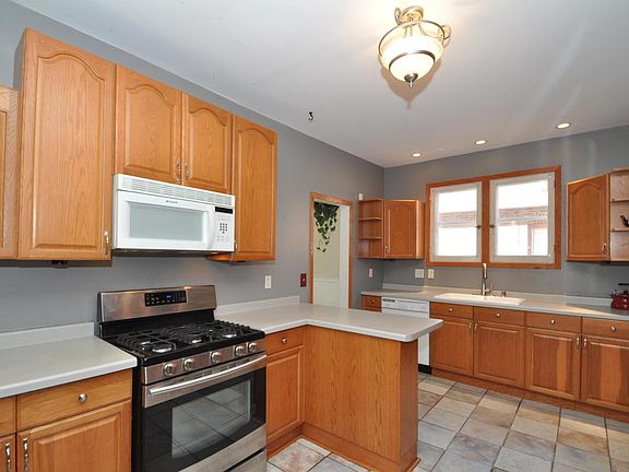 5th image of 822 Arcadian Ave