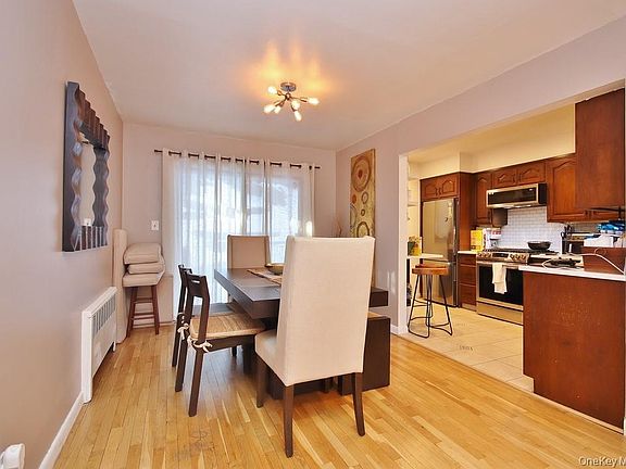 4th image of 423 Parkview Avenue
