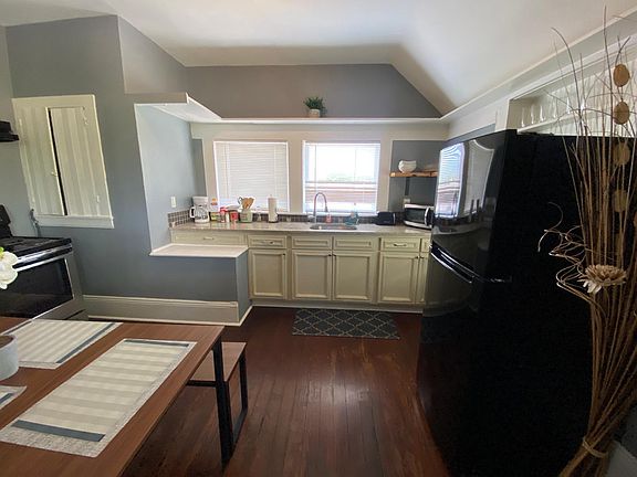 5th image of 114 Carolina St #2
