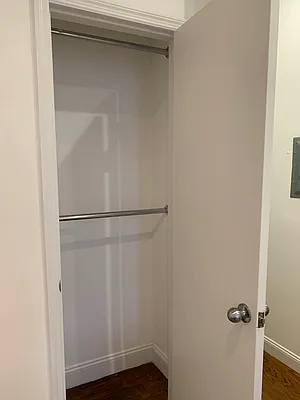 Rented by Salon Realty Corp | media 22