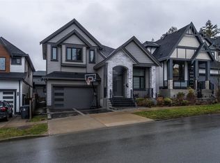 12711 104a Ave, Surrey, BC V3V 6C1
