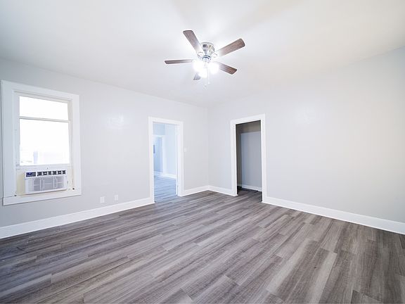 3rd image of 921 Sunset Ave