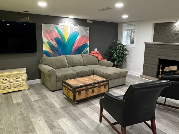 (undisclosed Address), University Heights, OH 44118