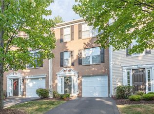 335 Murrays Ln, Pittsburgh, PA 15234