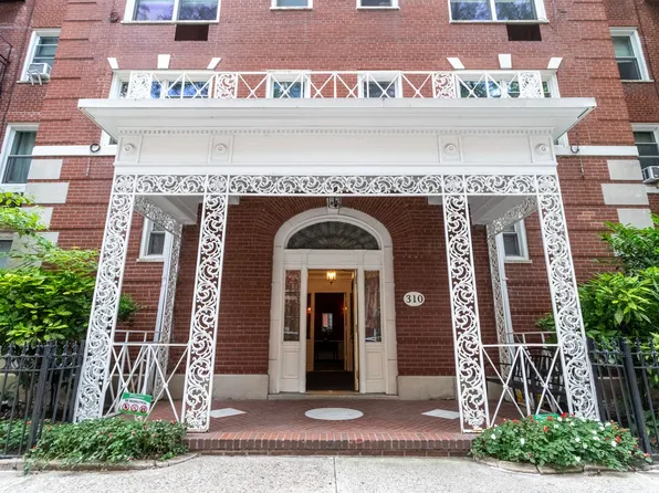 310 West 55th Street image 8 of 8