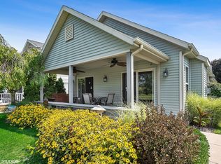 414 Island Pointe Dr, Saint Joseph, MI 49085