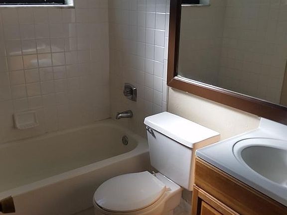 4th image of 12093 NW 44th St