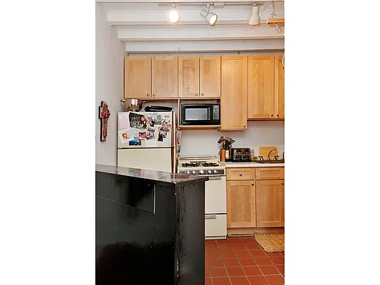 Rented by Douglas Elliman | media 26