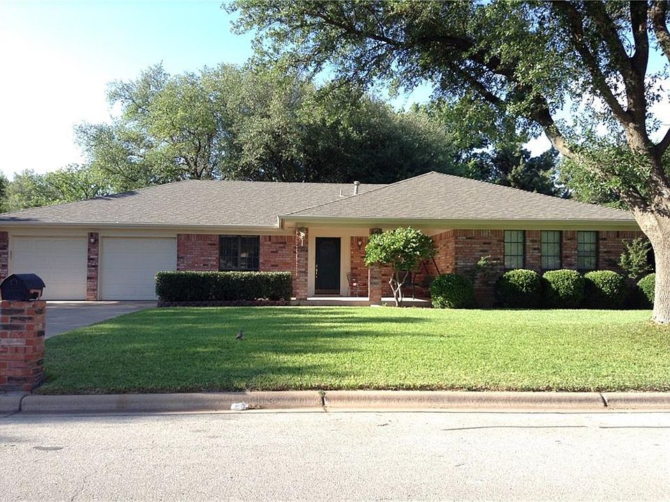 1st image of 2502 Stonecrest Dr