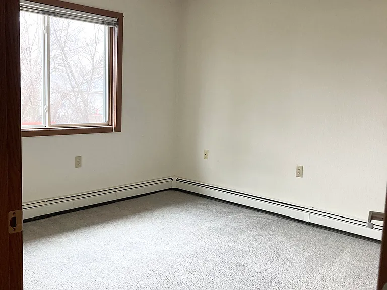 400 11th Ave NE #208 — Photo 15