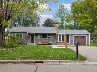 777 Cope Ave W, Roseville, MN 55113