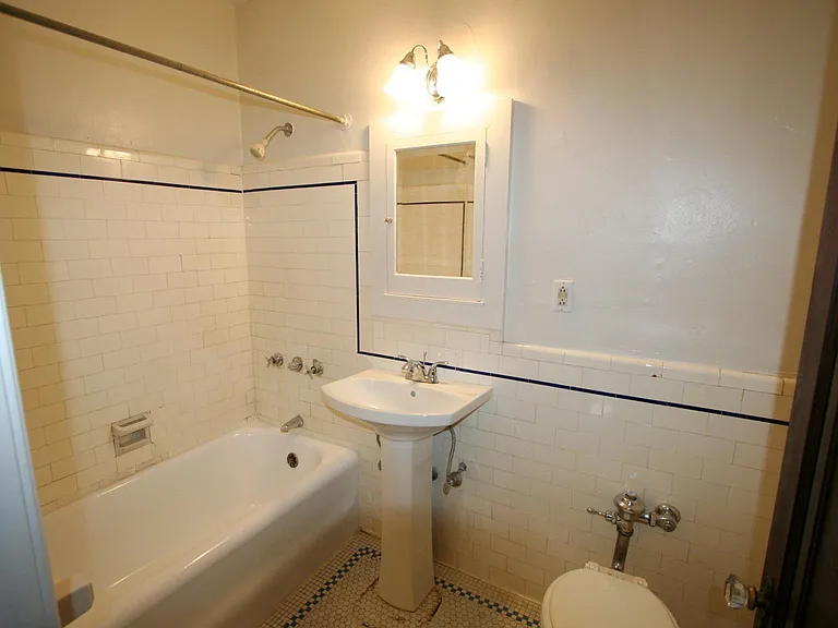 1119 N Lafayette St #4 — Photo 8