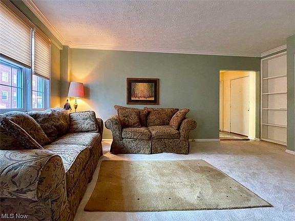 4th image of 19015 Van Aken Blvd APT 304