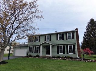 40 Overlook Trl, Rochester, NY 14612