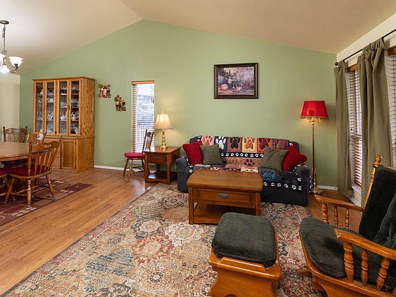 4th image of 3128 NE Cromwell Ct