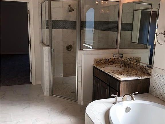 3rd image of 1703 Harbor Lakes Dr