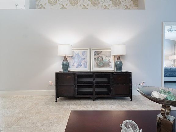 5th image of 692 Wiggins Bay Dr #4-4L