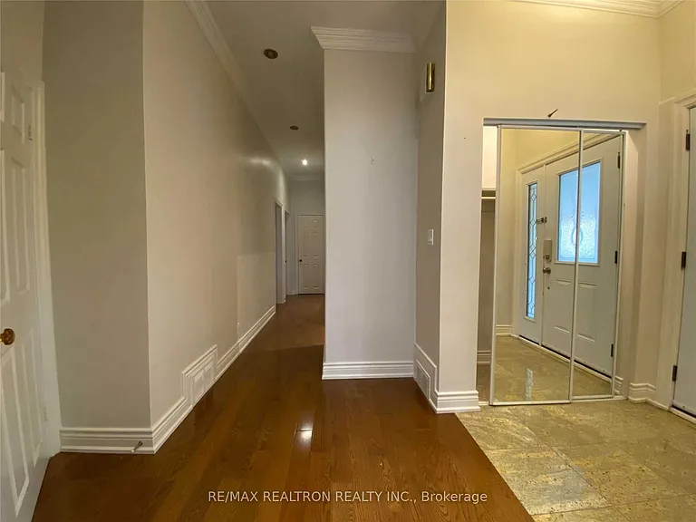38 Bayberry Cres — Photo 13