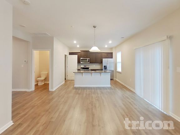 3rd image of 126 Calderdale Ln