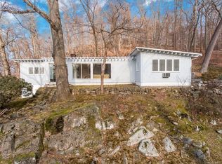 34 Clausland Mountain Rd, Blauvelt, NY 10913