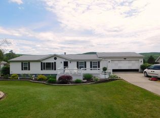 204 Valley View Dr, Endicott, NY 13760