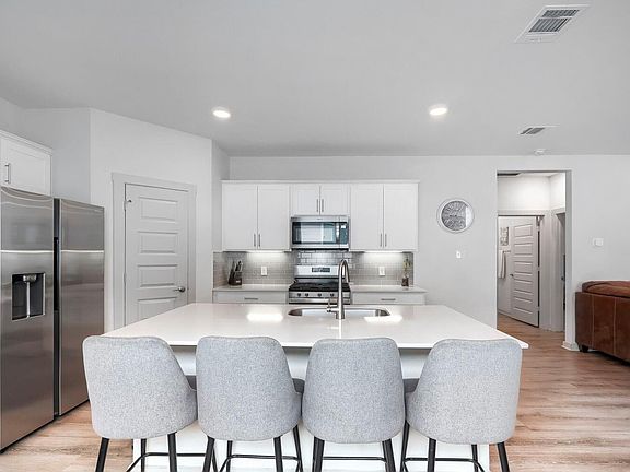 5th image of 233 New Hampton Way