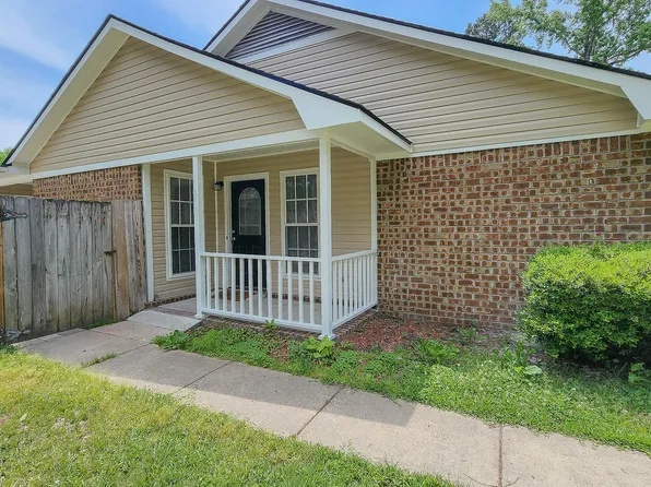 9511 Raven Dr, Ladson, SC 29456