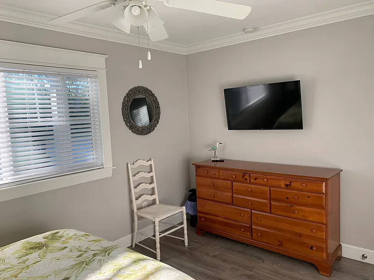 3403 Saxon Dr — Photo 31