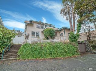 8 Rosemount Way, Tacoma, WA 98406