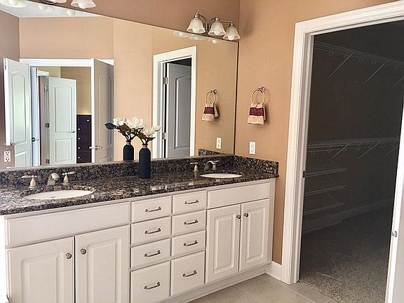 Master Bath - dual sinks