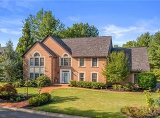 1816 Maplewood Ln, Allentown, PA