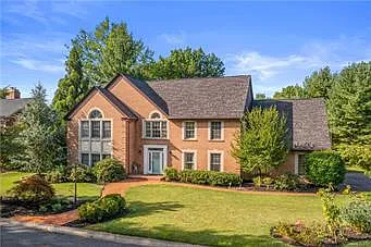 1816 Maplewood Ln photo 1