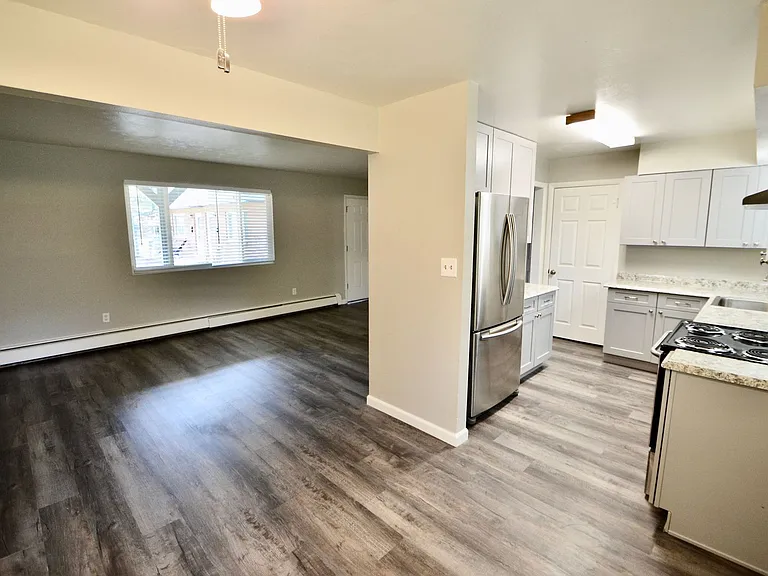 5705 S Pearl St — Photo 7